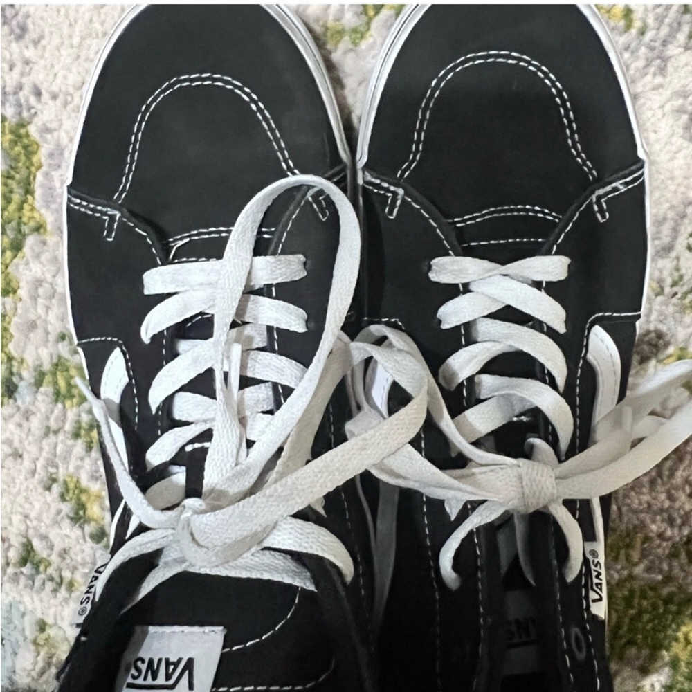 Vans - Picture 3 of 9